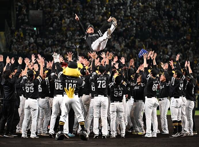 Darwinzon Hernández se consagró con Halcones de Fukuoka Softbank en Japón
