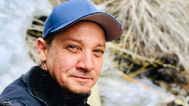 Una directora de cine denunció a Jeremy Renner por acoso sexual: los perturbadores mensajes que habría recibido