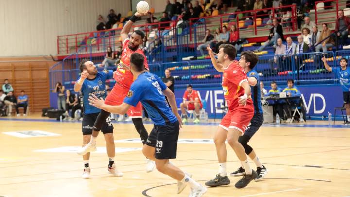 El Bada Huesca avanza a la segunda ronda en Oviedo (35