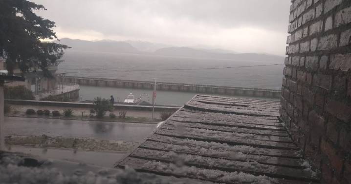 Una tormenta eléctrica sorprendió a Bariloche este domingo: granizo, truenos y lluvia intensa