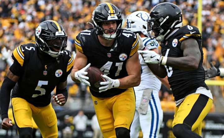 Steelers hacen tropezar a Indianápolis