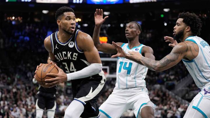 Is Giannis Antetokounmpo playing tonight? Bucks vs. Lakers injury report