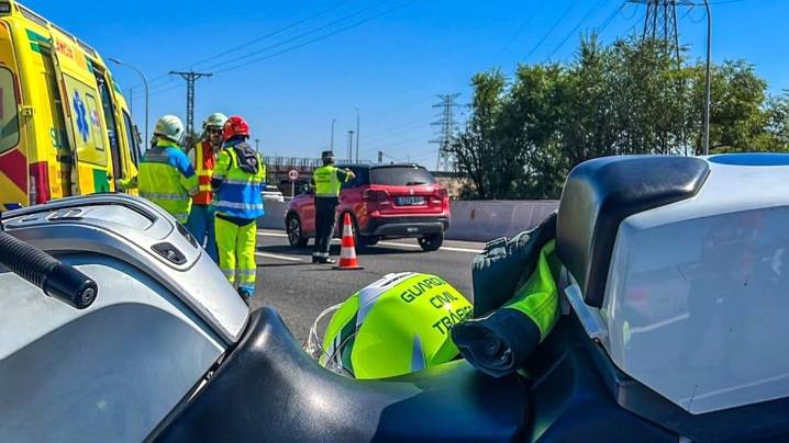 Muere un joven de 18 años y tres heridos en una colisión entre varios vehículos