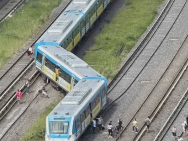 Tren Sarmiento hoy EN VIVO: qué pasó en estación Liniers y estado del servicio luego del descarrilamiento