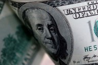 El dólar oficial saltó casi $60 en cuatro ruedas y revirtió la baja acumulada en noviembre