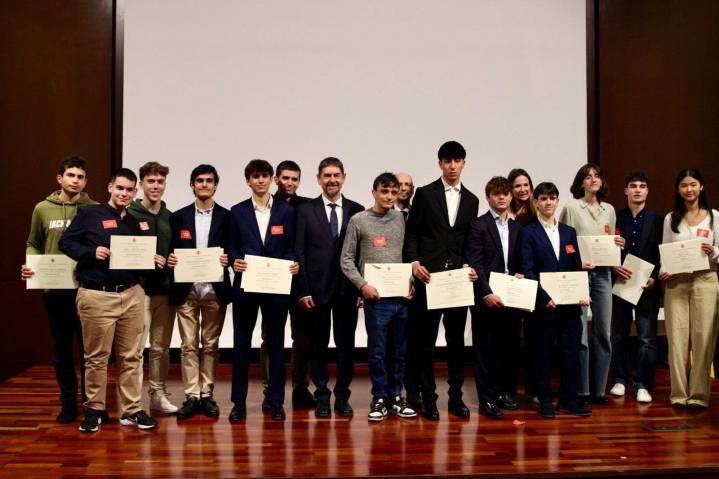 Catorce estudiantes madrileños, entre los premiados en las Olimpiadas Científicas 2025 del Ministerio de Educación