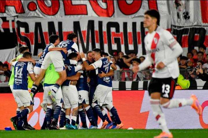 River sufrió una dura derrota ante Gimnasia: cayó 1-0 en la previa del Superclásico