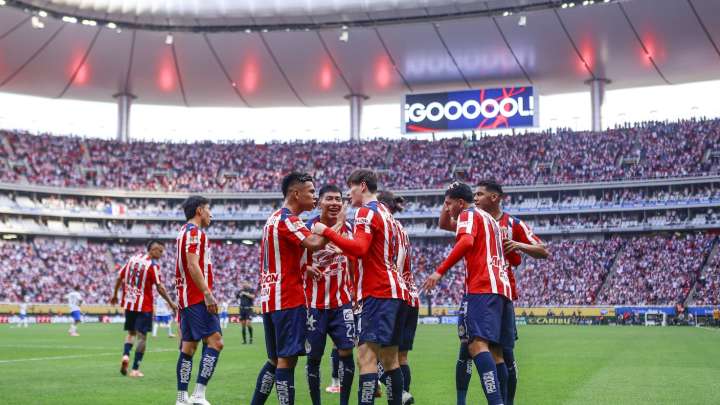 Chivas tiene entrenador para el futuro