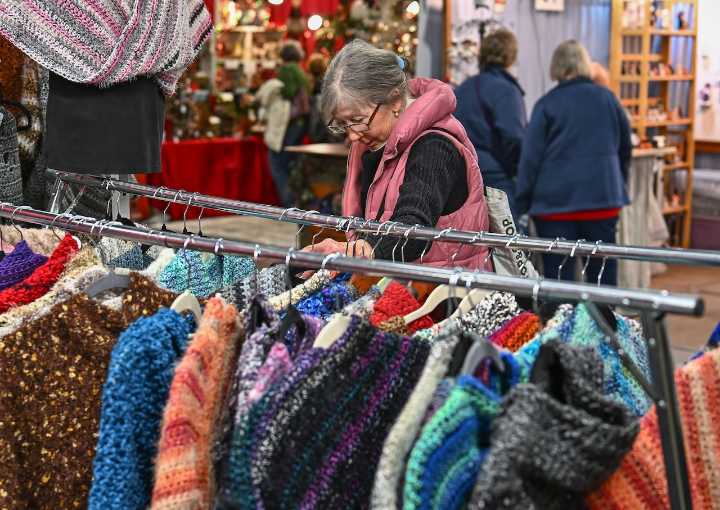 Season’s shopping takes off at Old Deerfield Holiday Sampler
