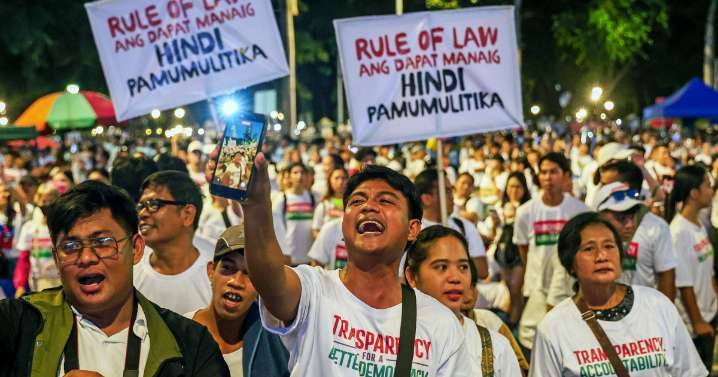 Hundreds of thousands rally in Manila against flood