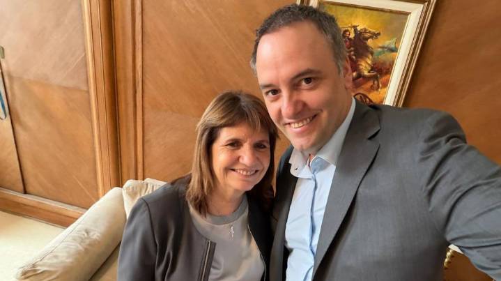 Adorni y Bullrich se reunieron en la Casa Rosada para afinar la gestión de las áreas clave que les delegó Milei