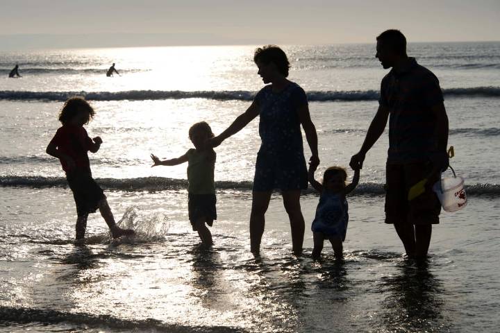 Two-child limit scrapped at cost of £3bn to cut child poverty by 450,000