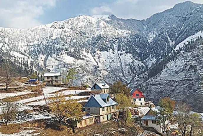 Upper reaches receive fresh snowfall, rains lash plains in Ramban