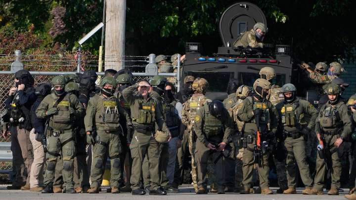 Judge will order federal agents in Chicago to restrict using force against protesters and media