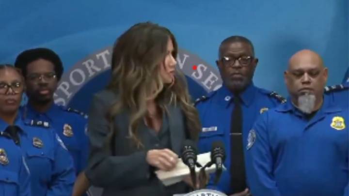 Agentes de TSA reciben bonos por servicio ejemplar durante el cierre del Gobierno