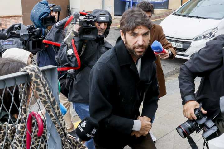 Cayetano Rivera comparece por presuntamente negarse a hacerse la prueba de alcoholemia tras su accidente de tráfico