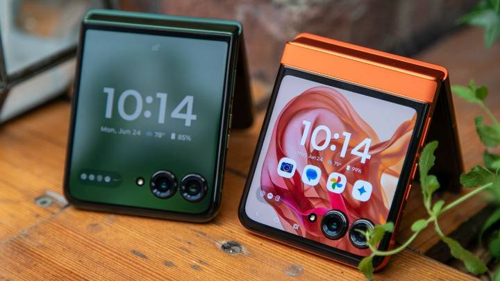 Seriously? This Black Friday deal lets you buy a foldable phone for dirt cheap right now