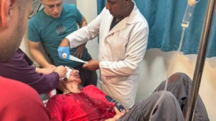 Colonos israelíes hieren a civiles, periodistas y paramédicos en un ataque en Cisjordania