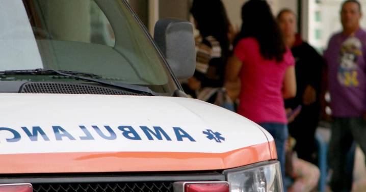 Accidente en Naranjito: Joven impacta varios vehículos tras sufrir aparente percance de salud