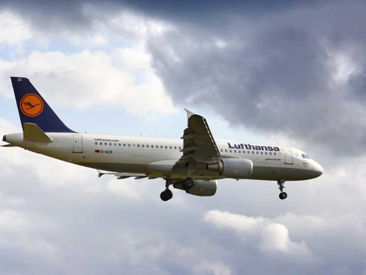 Airbus emite una alerta por un fallo en miles de sus aviones: "Hay que detener inmediatamente los vuelos"