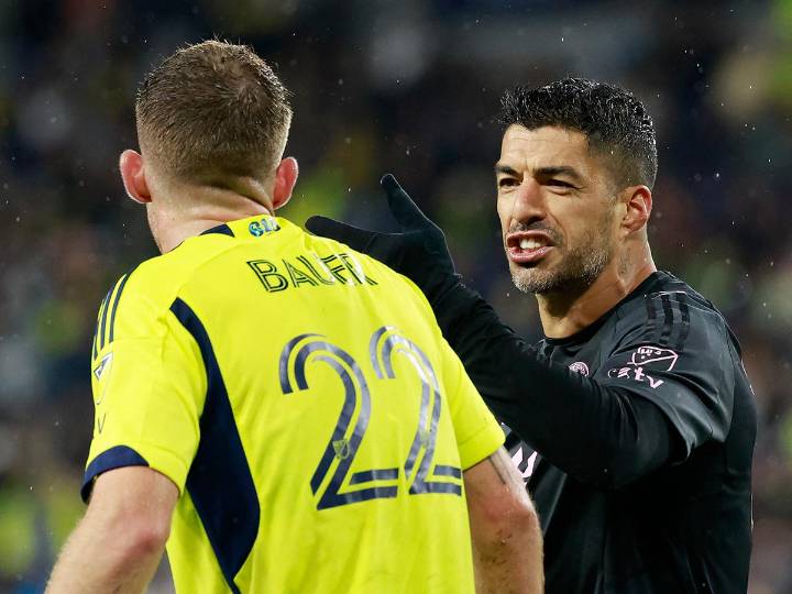 Luis Suárez recibe nuevo castigo