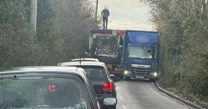 Drivers spot lorries stuck on ‘nightmare’ road in Cambridge