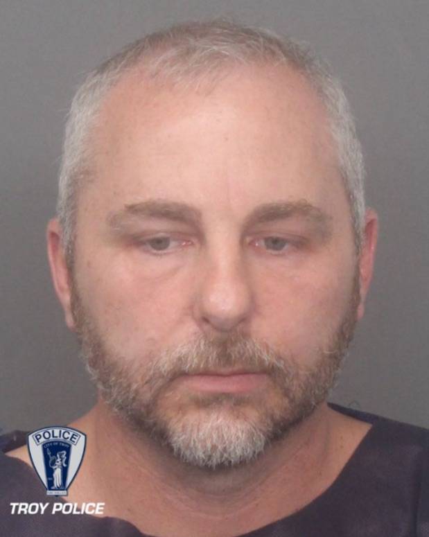 Macomb man beaten to unconsciousness in reported road rage in Oakland County