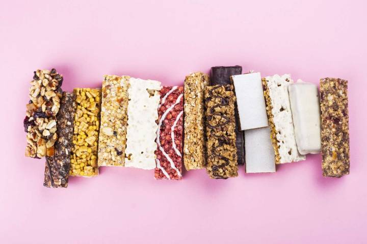 7 Pros and Cons of Eating a Protein Bar Every Day