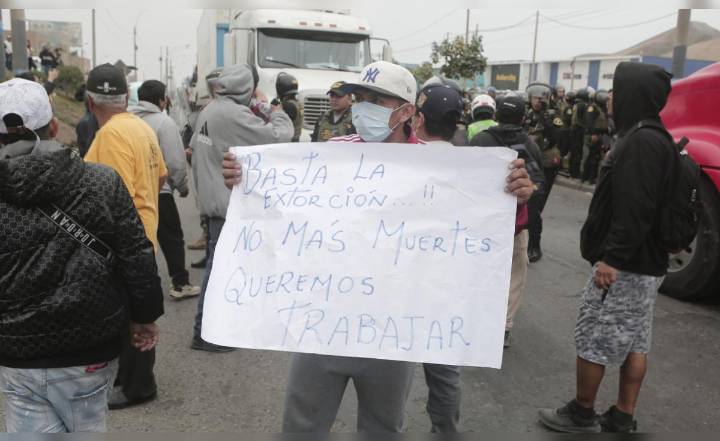 Gremios cuestionan dictamen del Congreso que otorga pensión a hijos de transportistas asesinados por extorsión: "Es una burla"