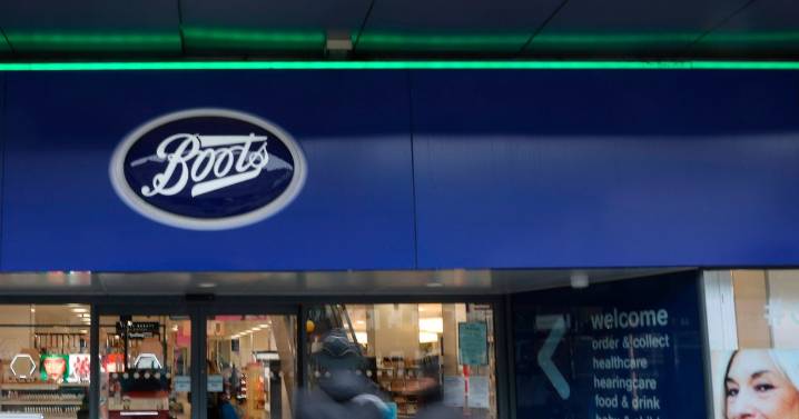 Boots slashes price of MAC beauty gift set with viral products by over half price