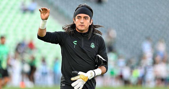 ¿Del cielo al Infierno? Santos Laguna escucha ofertas del Toluca por Carlos Acevedo