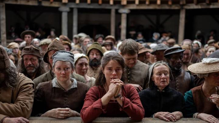 Hamnet Ending Explained: The True Meaning Behind The Film's Climactic Performance Of Hamlet