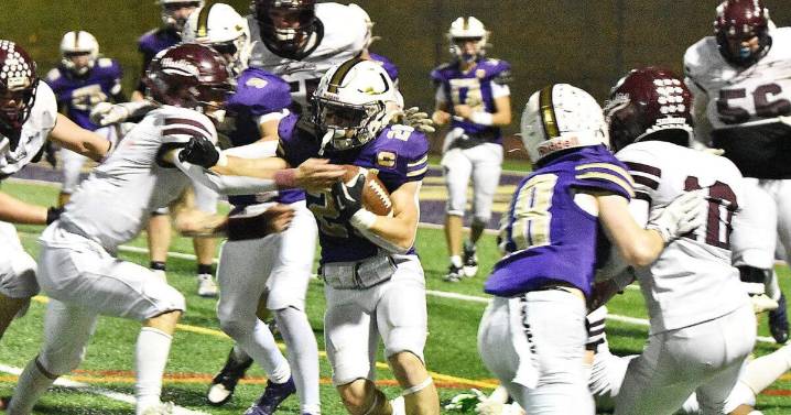 Johnstown football vs. Gloversville in 9 photos