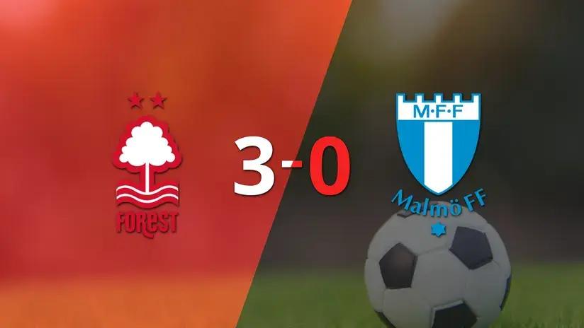 Europa League: Nottingham Forest le pasó por encima 3