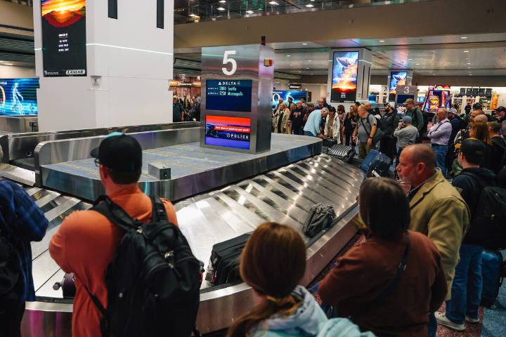 Las Vegas Airport Monday flight cancellations, delays