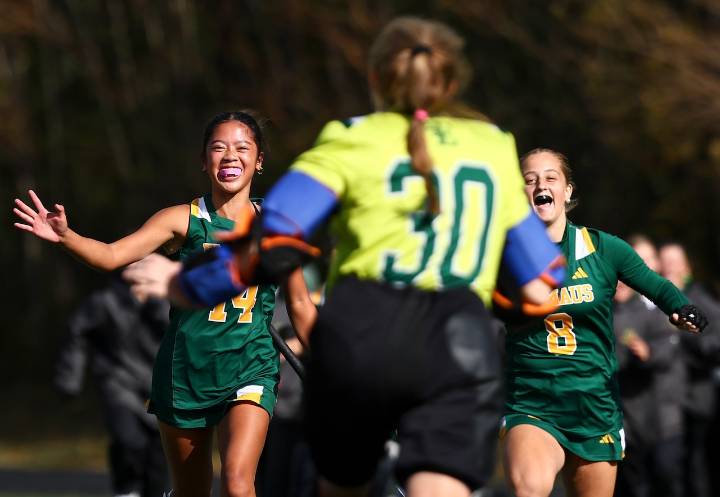 Emmaus field hockey survives strong test from rival Parkland to win 37th straight district title