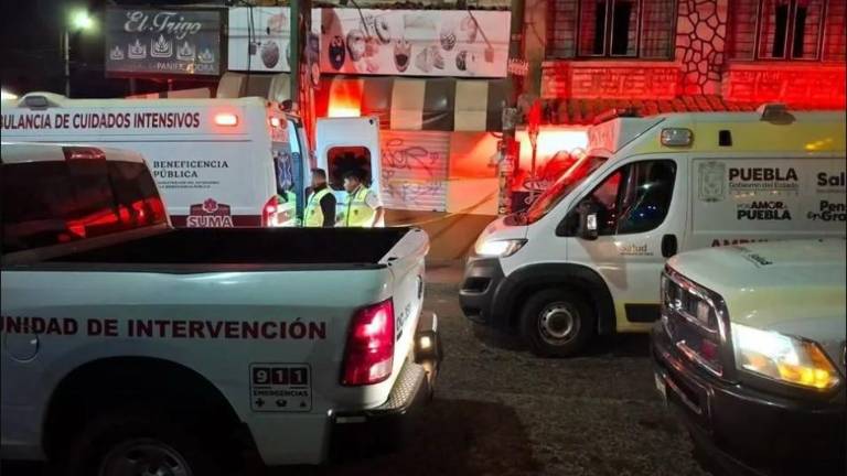 Cinco personas muertas tras ataque e incendio en bar de Puebla