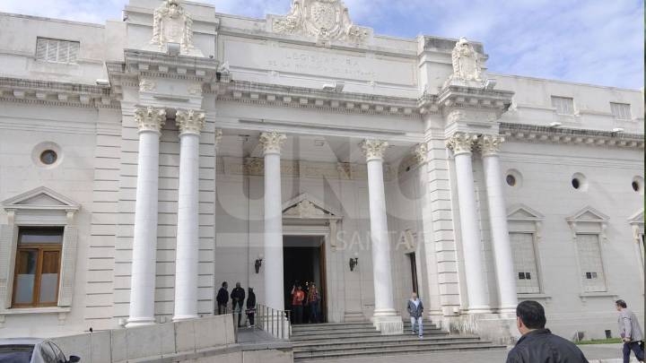 Suspendieron al fiscal de San Jorge investigado por una presunta denuncia falsa de robo de neumáticos