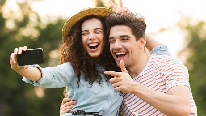 'We met on LinkedIn and run marathons together': The six worst types of modern couple