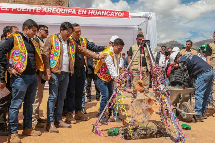 Presidente Jerí participó en la ceremonia de inicio de obras del puente Arequipa en Huancayo