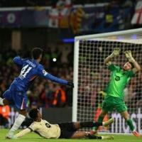 Chelsea dominate Barca in Champions League, Man City lose