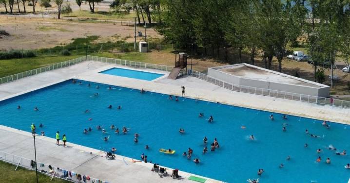 Entre verde y río, Cipolletti prepara su pileta para la temporada de verano 2026
