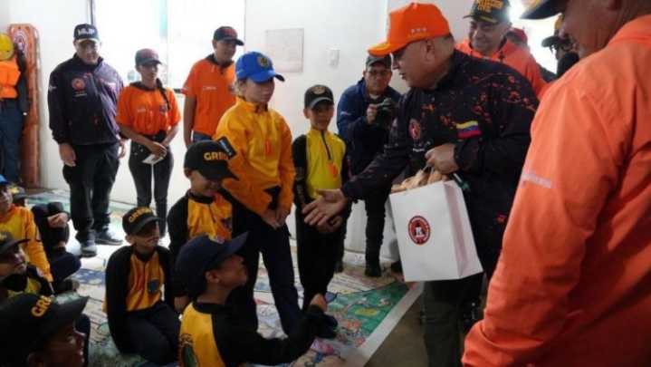 Ministro Cabello: «Funcionarios de Protección Civil deben sentirse orgullosos de su rol»