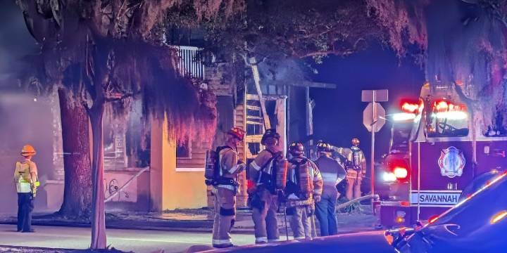 Savannah Fire responds to structure fire on Martin Luther King Jr. Blvd. and W 33rd Street.