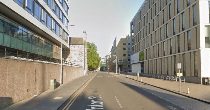 Edinburgh woman 'robbed of handbag' by 'blade-wielding' female in terrifying ordeal