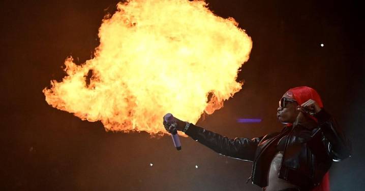 Chaos closes out Sexyy Red’s high-energy St. Louis concert