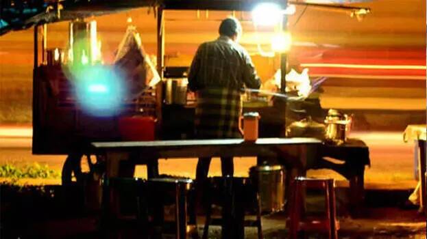 Youth of Kollam beaten with spatula for questioning delay of food