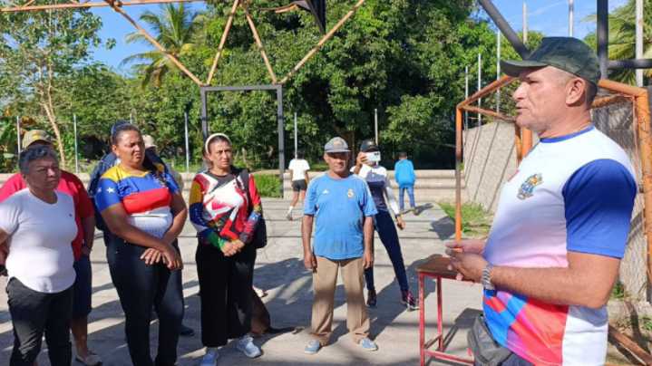 Pueblo venezolano ejerce su derecho al voto en la Conformación de Comandos Bolivarianos este 28