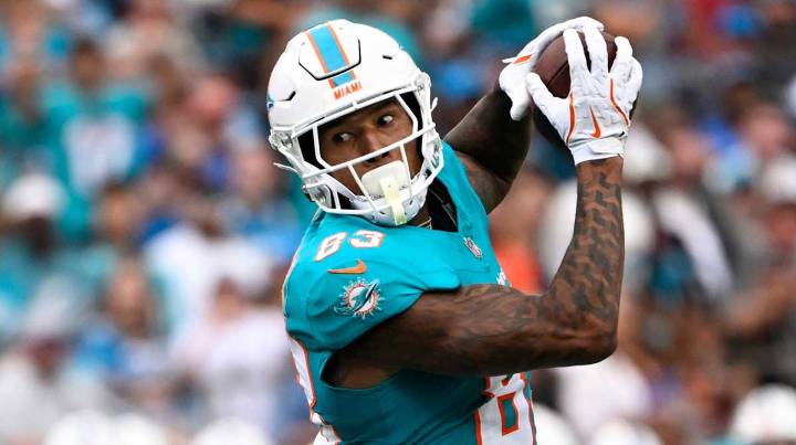 Dolphins waive 2 players to make room for Darren Waller, Austin Jackson