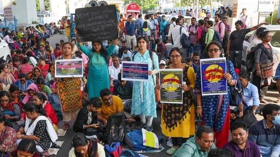 SSC exam candidates take out rally for 2nd day, demand job interview